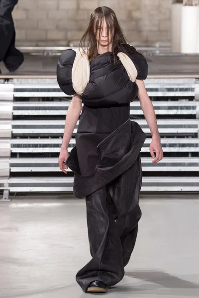 Look 1